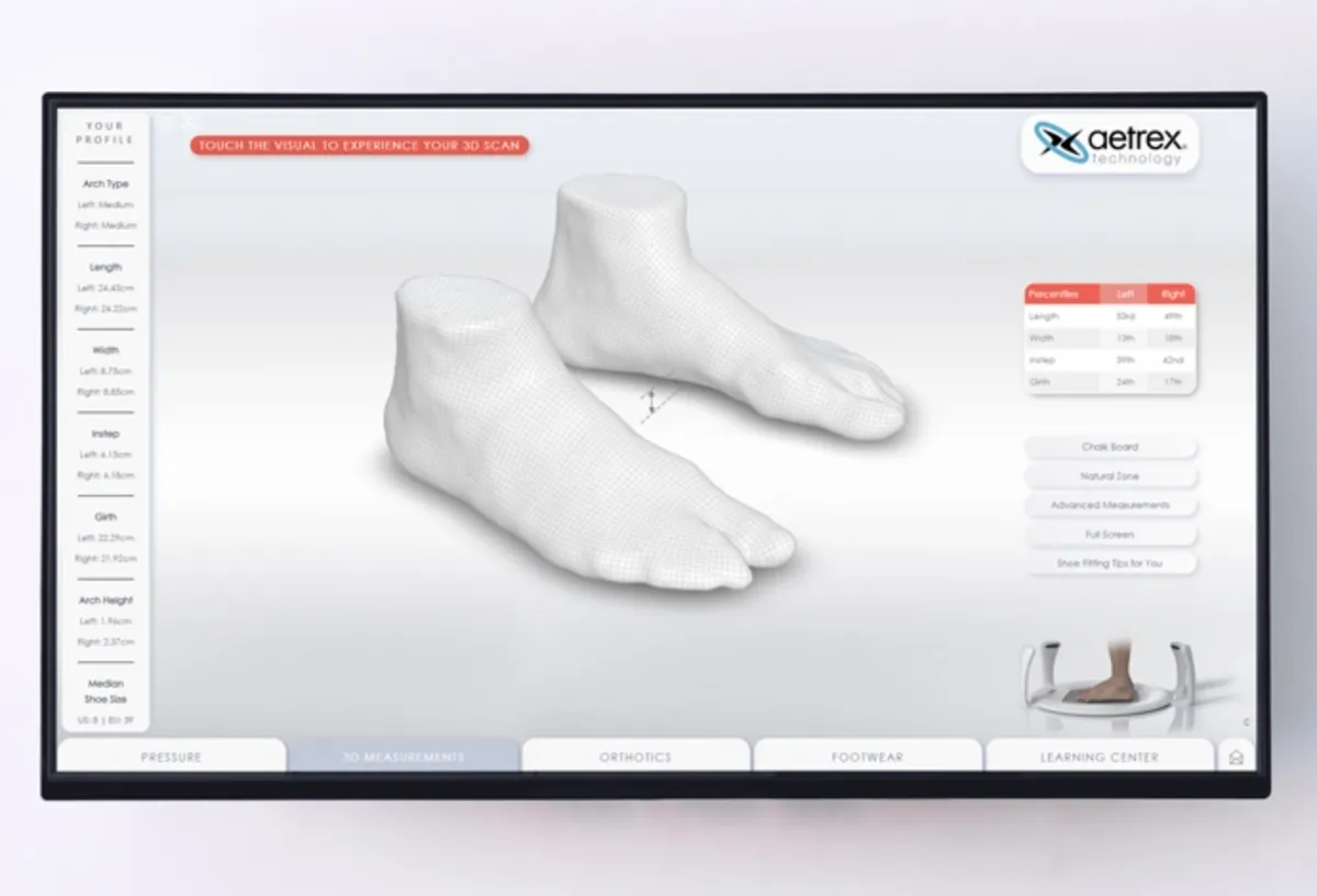Aetrex 3D-Fit measurement screen showing a 3D model of both feet with length, width and arch measurements